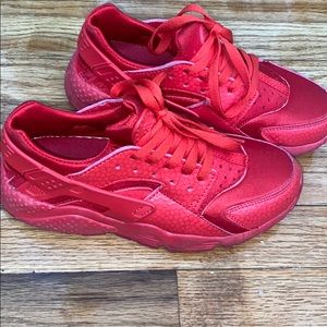 Nike Huraches Red